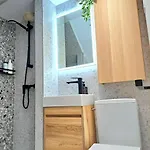 3 Bedroom House In Old Town *