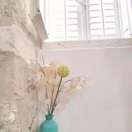 3 Bedroom House In Old Town Apartment *
