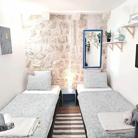 3 Bedroom House In Old Town Apartment