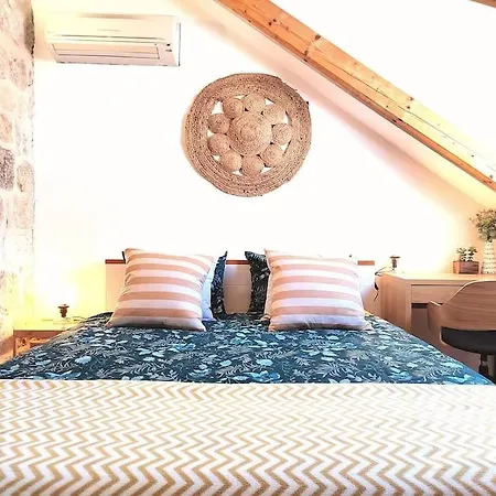 3 Bedroom House In Old Town Ragusa