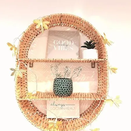 3 Bedroom House In Old Town דירה