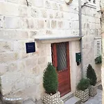 Lejlighed 3 Bedroom House In Old Town